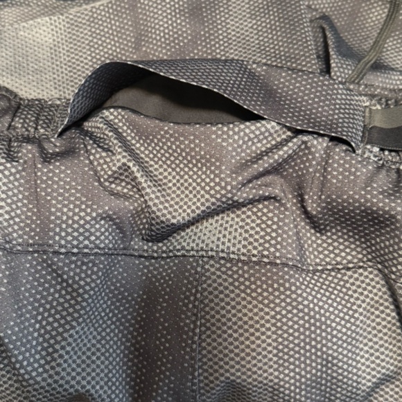 lululemon - Surge Lined Grey Pattern Running Short 6" Inseam - Mens XXL - Picture 7 of 16